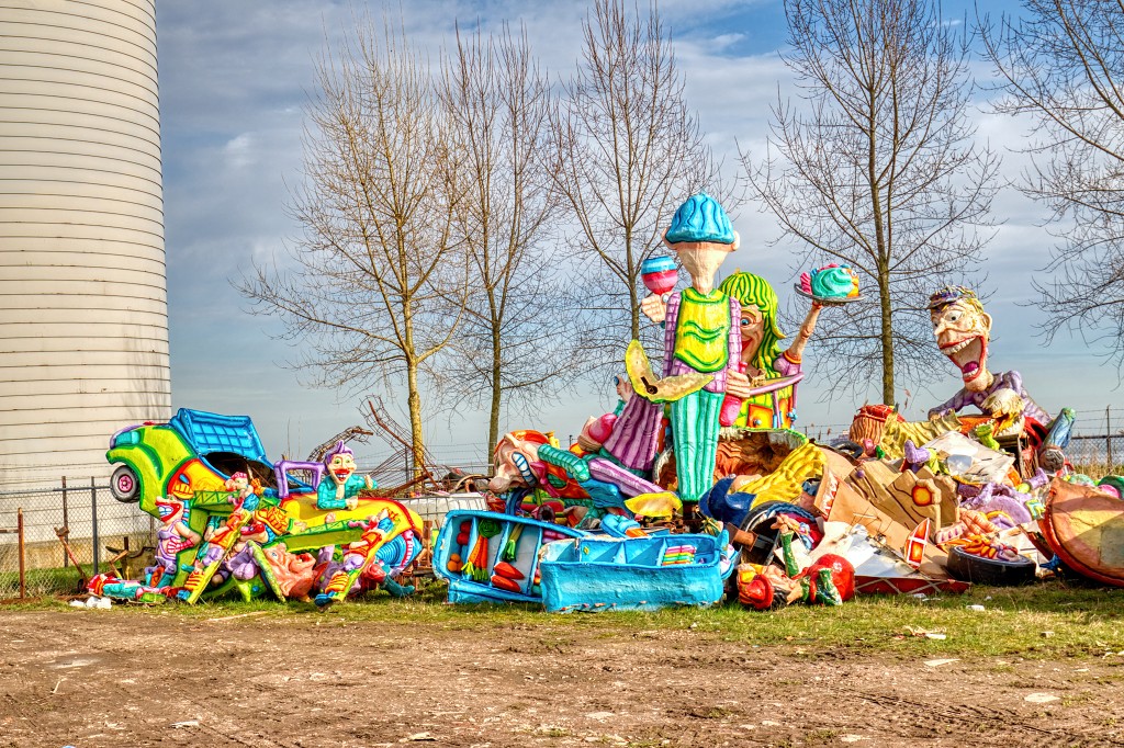 carnival graveyard carnaval hdr urbex carnavalsoptocht corso trash verlaten abandoned lost places